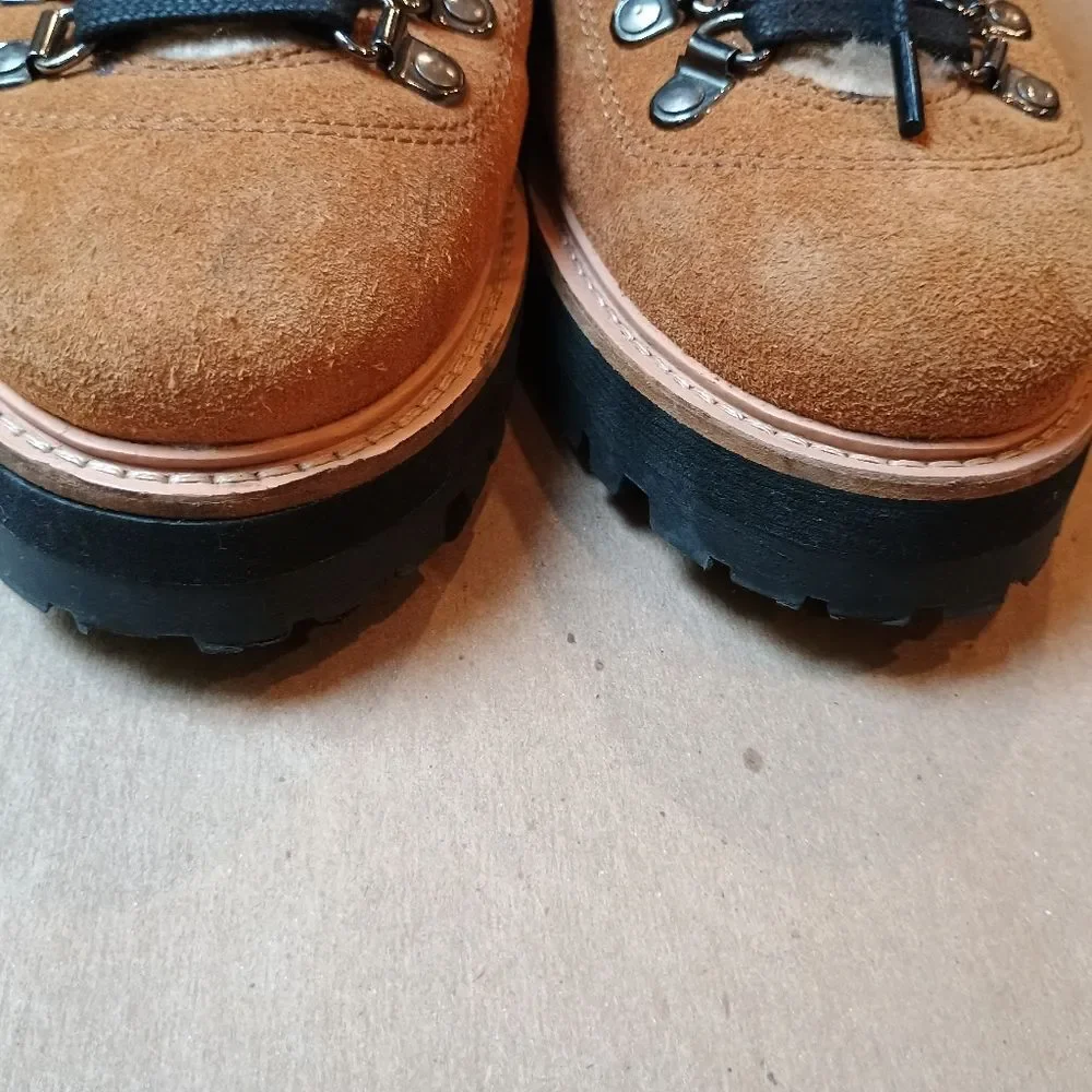 Urban Outfitters Sz 8 Bailey Sherpa Lined Hiking Boots Bootie Tan Suede Womens